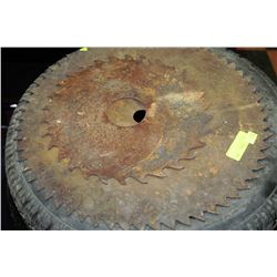 2 SAW BLADES