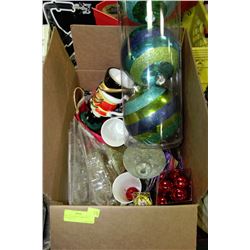 BOX OF ASSORTED CHRISTMAS DECORATIONS