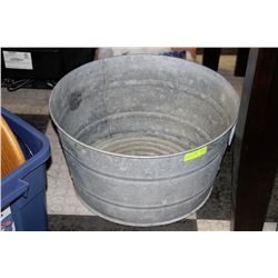 VINTAGE WASHTUB