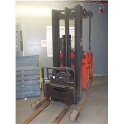 RAYMOND RIDE ON/STAND UP FORK LIFT WITH REACH IN/OUT FORKS 36 VOLT, MD EASIR40TT