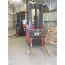 RAYMOND RIDE ON/STAND UP FORK LIFT WITH REACH IN/OUT FORKS 36 VOLT, MD EASIR4OTT