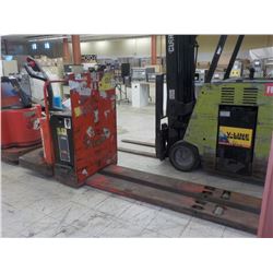 RAYMOND LONG REACH RIDE ON ELECTRIC PALLET JACK