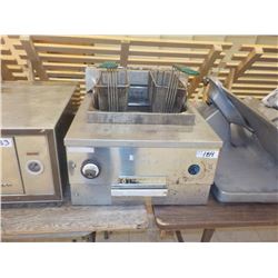 GARLAND TABLE TOP DEEP FAT FRYER GAS/PROPANE