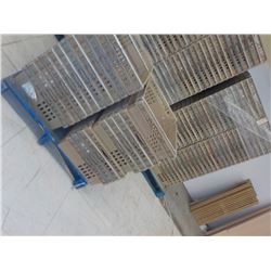 PL BREAD CRATES, 130 COUNT +/-