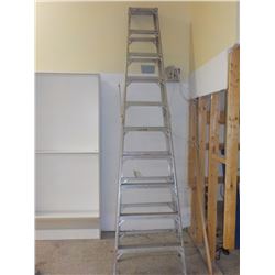 10' ALUMINUM STEP LADDER