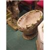 Image 1 : Oval planter on plinth…