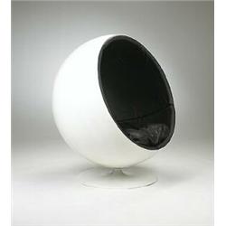 Eero Aarnio Ball chair