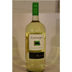 1.5L BOTTLE OF GATO NEGRO SAUVIGNON BLANC