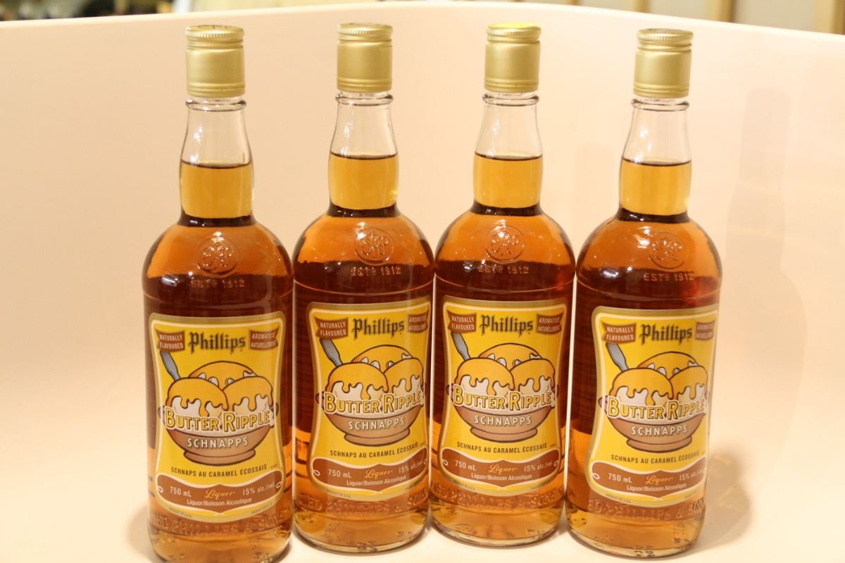 4 BOTTLES PHILLIPS BUTTER RIPPLE SCHNAPPS
