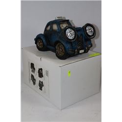 BRAND NEW SOLAR POWERED LAWN ORNAMENT (BLUE CAR)