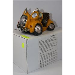 BRAND NEW SOLAR POWERED LAWN ORNAMENT (YELLOW CAR)