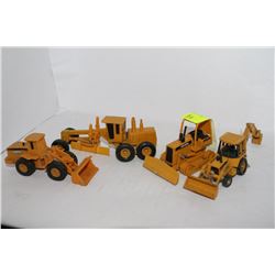 4 ERTL JOHN DEERE DIECAST MODELS