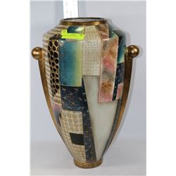 ABSTRACT DESIGN VASE