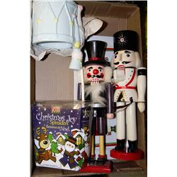 FLAT W/ NUTCRACKERS & SPREADER SET