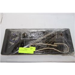 TRAY OF JEWELLERY
