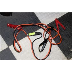 SET OF BOOSTER CABLES