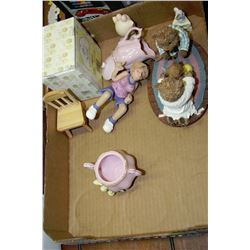 FLAT OF ASSORTED COLLECTIBLES INCLUDING