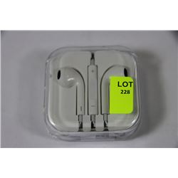 PAIR OF NEW HEADPHONES FOR APPLE IPHONE/POD/PAD