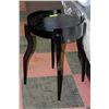 Image 1 : SHOWHOME BLACK WOOD END TABLE