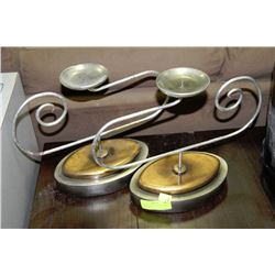 PAIR OF CANDLEHOLDER - GOLD LEAF FINISH