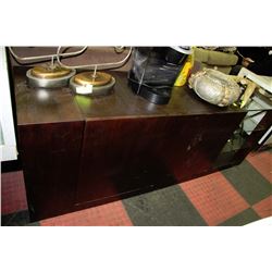 WOOD AND GLASS SIDEBOARD
