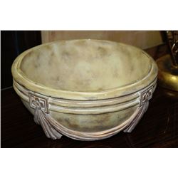 IVORY FINISH CENTERPIECE