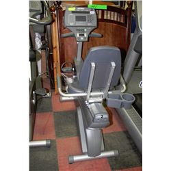 LIFE FITNESS RECUMBANT TRAINER