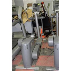 LIFE FITNESS ELIPTICAL