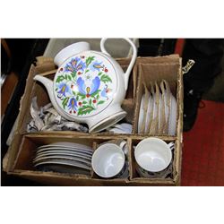 ESTATE CHINA SET
