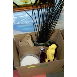 SHOWHOME BOX OF ORNAMENTS ON CHOICE