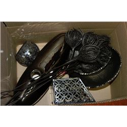 SHOWHOME BOX OF ORNAMENTS ON CHOICE