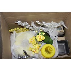 SHOWHOME BOX OF ORNAMENTS ON CHOICE