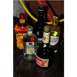 FIVE BOTTLES OF ASSORTED LIQUOR