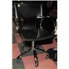 Image 1 : SHOWHOME BLACK AND CHROME OFFICE CHAIR