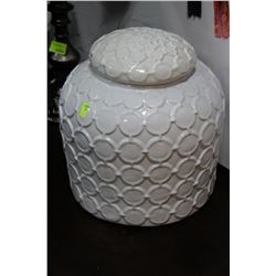 LARGE SHOWHOME WHITE CANISTER WITH LID
