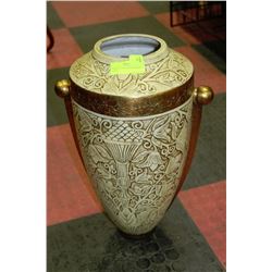 DESIGNER VASE WITH HANDCRAFT FINISH