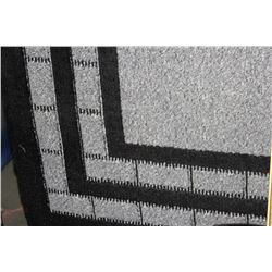 BLACK AND GREY 5 X 8 AREA CARPET