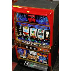 GAMING SLOT MACHINE