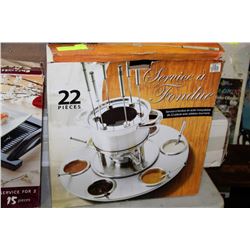 22 PIECE FONDUE SET