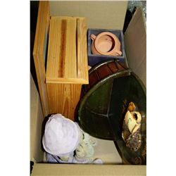 BOX OF ASSORTED COLLECTIBLES & DECORATIVE PIECES