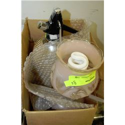 BOX WITH VINTAGE LAMP AND SPRITZER