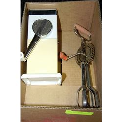 BOX W/ VINTAGE ICE-O-MAT ICE CRUSHER