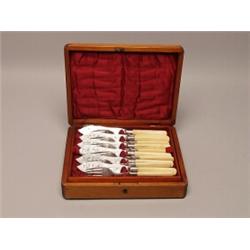 Victorian Encased 24 Piece Service