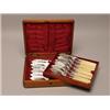 Image 2 : Victorian Encased 24 Piece Service