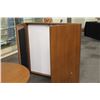 Image 2 : LIGHT CHERRY 6' CONFERENCE TABLE AND MATCHING 4' WALL MOUNT PRESENTATION BOARD