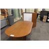 Image 3 : LIGHT CHERRY 6' CONFERENCE TABLE AND MATCHING 4' WALL MOUNT PRESENTATION BOARD