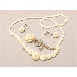 Lot ov Carved Ivory Jewelery