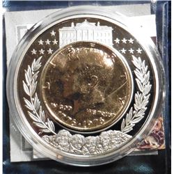 2001 American Mint Medal - Kennedy Half Dollar Inlay Coin. Material: Cu/Ni, with 24k gold layered in