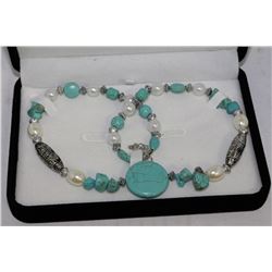 NEW LADIES TURQUOISE NECKLACE
