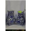 Image 1 : PAIR OF BLUE AND WHITE VASE - 14"